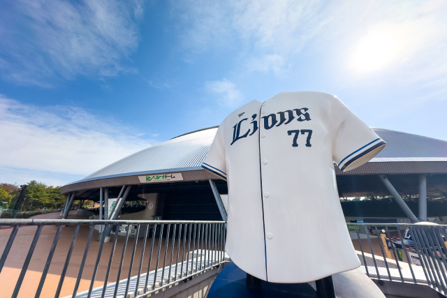 西武球場前駅ベルーナドーム