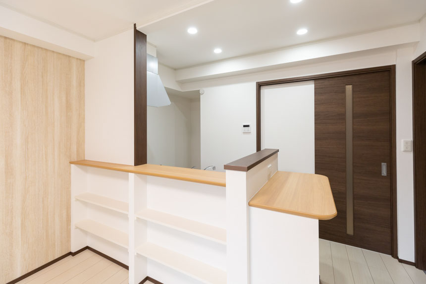 カウンター上のコンセントはアース付き