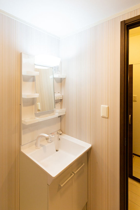 広めの洗面ボウルで使いやすいシャンプードレッサー