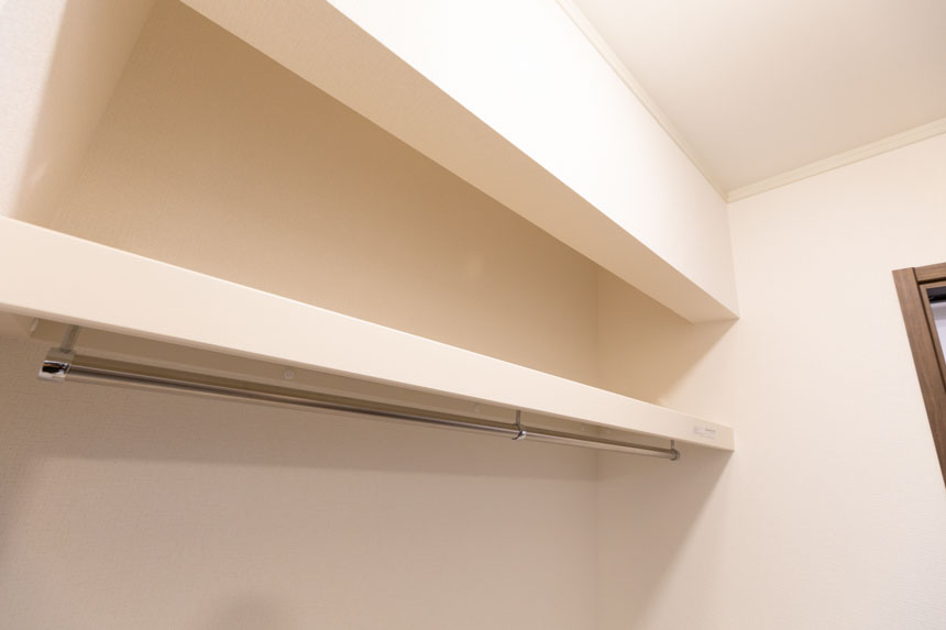 玄関ホールのオープンクローゼット