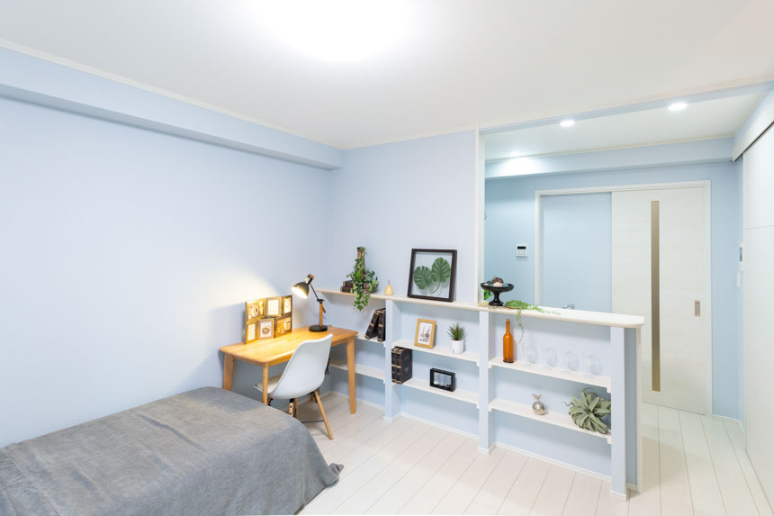 とこ部屋ブルーが爽やかな103号室