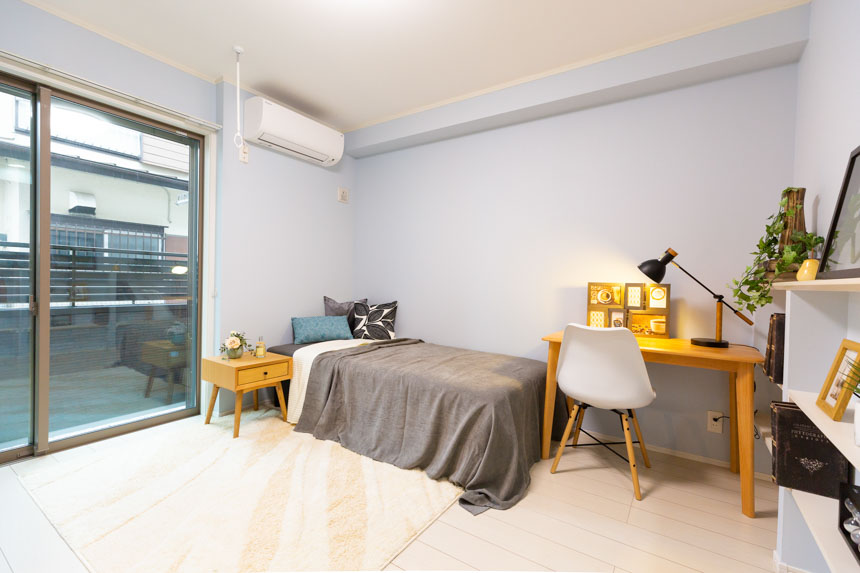 ベッドを配置してもゆったり使える8帖洋室