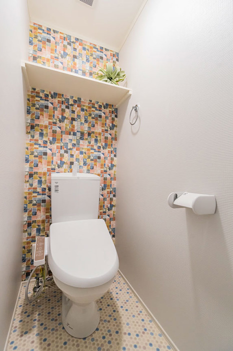 温水洗浄機付きのトイレ